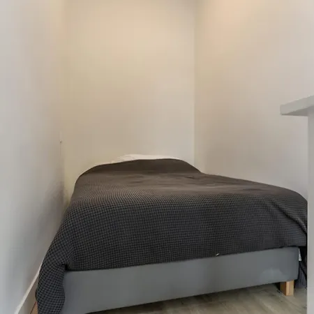 Apartmán Modern Lower-ground In West