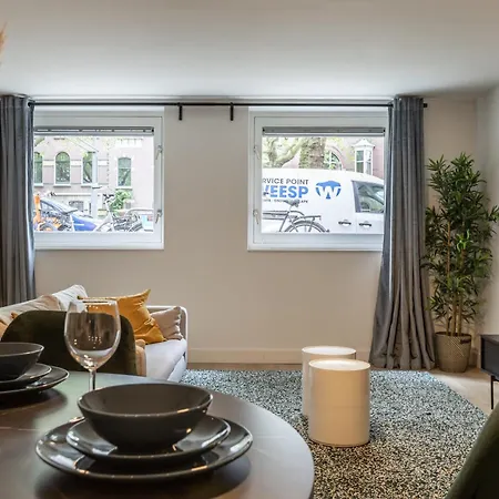 Modern Lower-ground In West Apartman Rotterdam