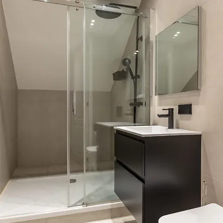 Modern Lower-ground In West Apartment Rotterdam