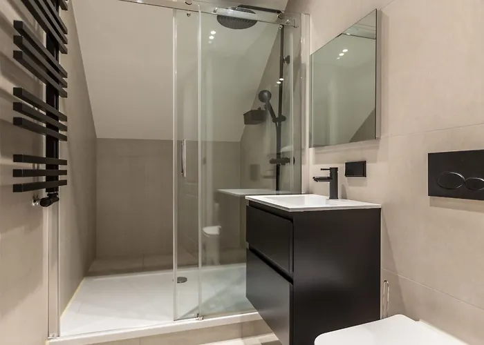 Modern Lower-ground In West Apartment Rotterdam